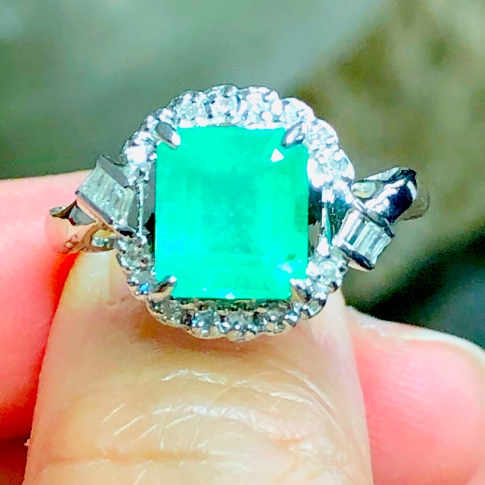 🔥2.30 carat natural stone emerald.🔥